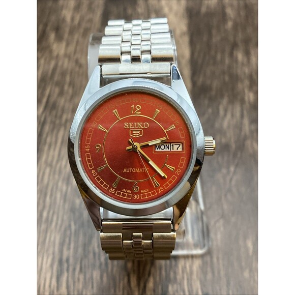 Vintage Seiko 5 Automatic Day Date Mens Watch Red Dial - Picture 2 of 11